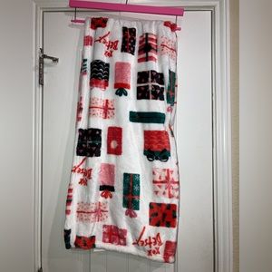 NWT Betsey Johnson Christmas Present Plush Throw Blanket